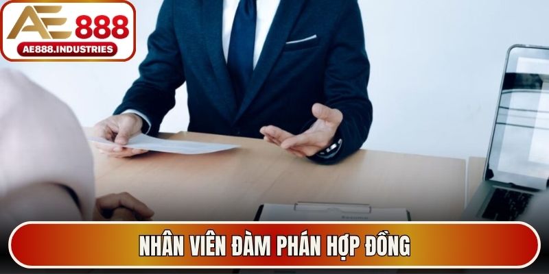 Nhân viên đàm phán hợp đồng